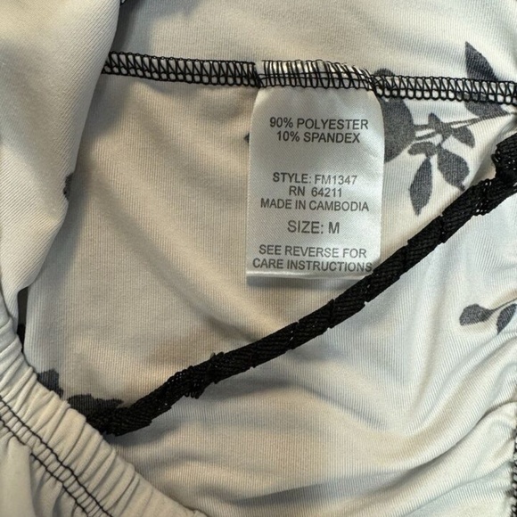 Donatella, Woman, Pajama set, 2pc, White-Black-Flowers, Sz M, kimono style.! - Picture 8 of 11